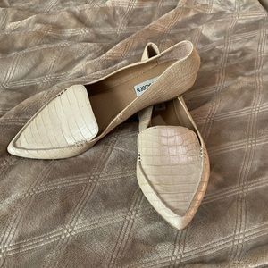 Steven Madden texture flats!